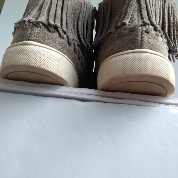 Mossimo Supply Co Taupe Suede Double Fringed Ankle Boots  Sz 6 - Picture 9 of 10